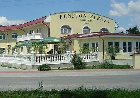 Penzion Europa Diakovce Eksteriør billede